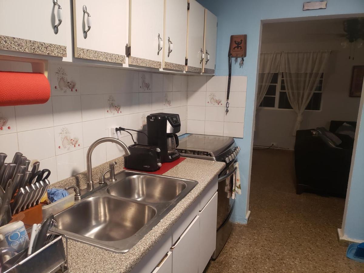 Figueroa Guest Rooms In Country Club San Juan Esterno foto