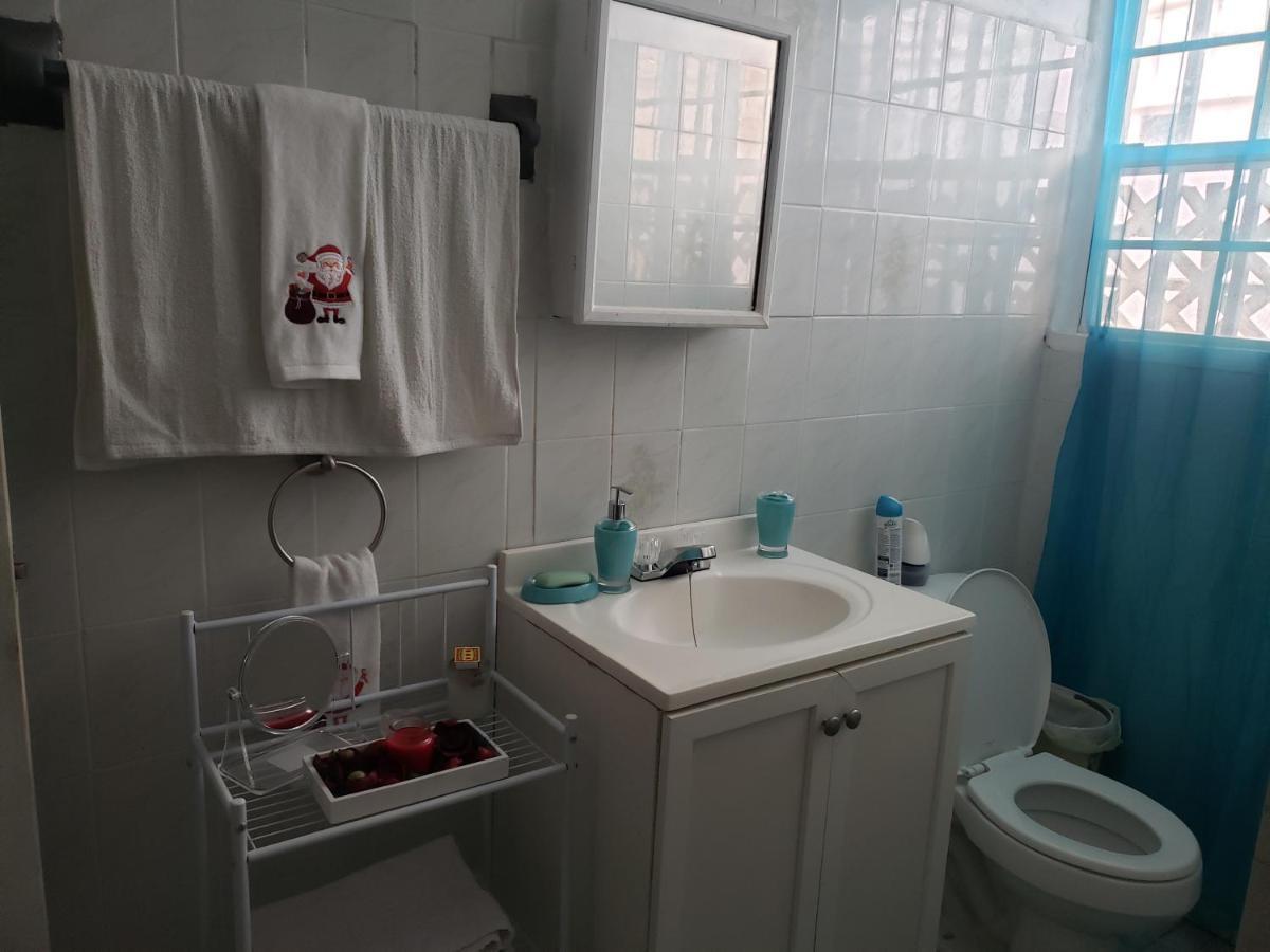 Figueroa Guest Rooms In Country Club San Juan Esterno foto